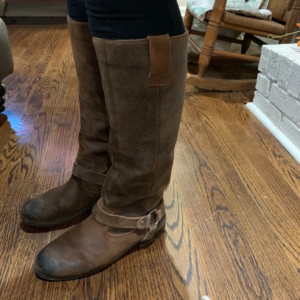 Dolce vita size 7 suede boots